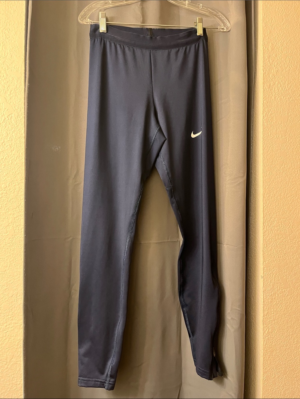 Nike Navy women’s Leggings with White Swoosh!